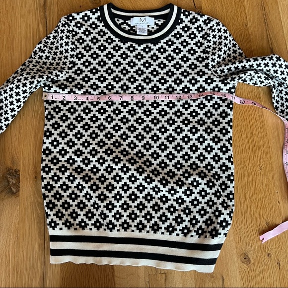 Black and White Optic Print Sweater - Picture 5 of 7